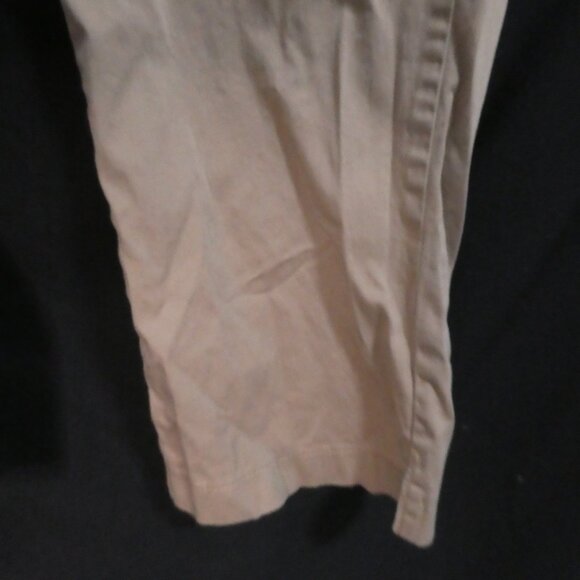 LEE | 14 medium | Chic Khaki Capri Pants with Pockets - Picture 8 of 15